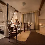 Chateau Garden Retreat Loucen