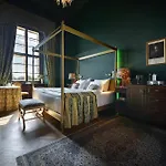 Hotel Chateau Garden Retreat
