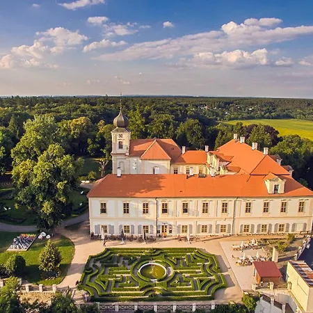 호텔 Chateau Garden Retreat Loučeň