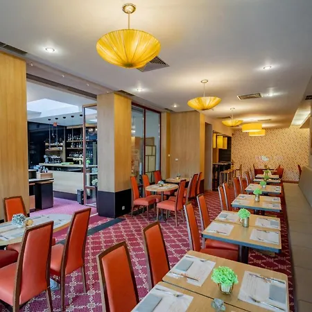 卢森花园城堡酒店 Loučeň