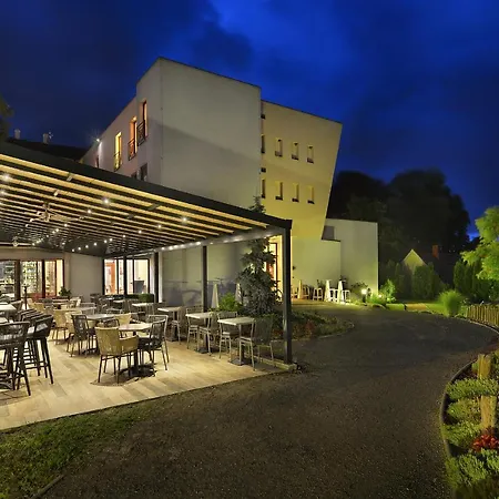Chateau Garden Retreat Loucen