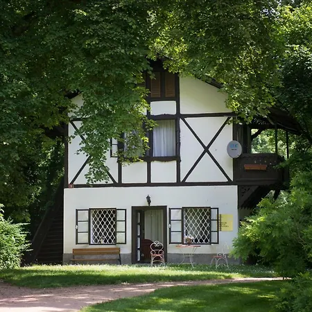 호텔 Chateau Garden Retreat Loučeň