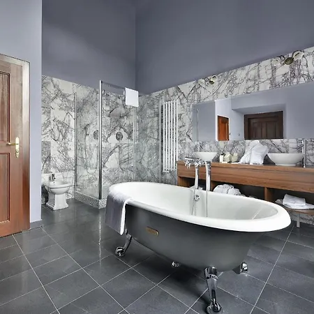 Chateau Garden Retreat 4*