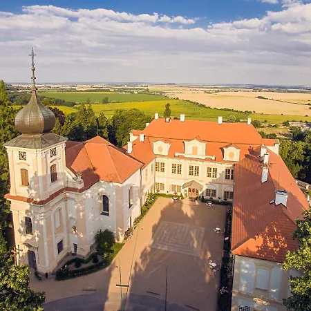 호텔 Chateau Garden Retreat Loučeň