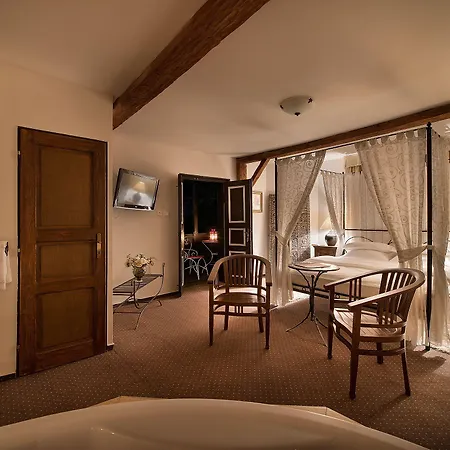 Chateau Garden Retreat Hotel