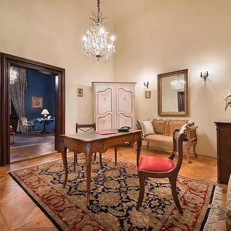 Chateau Garden Retreat Hotel Loučeň
