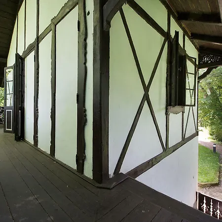 Chateau Garden Retreat Hotell