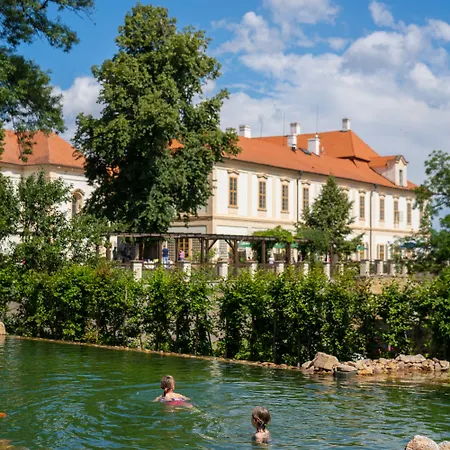 Chateau Garden Retreat 4*