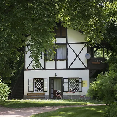 Chateau Garden Retreat Hotel Loučeň