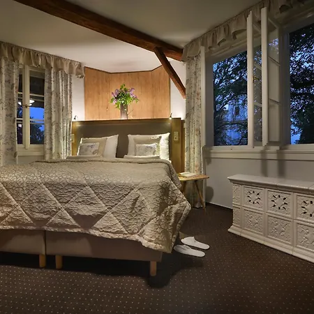 Chateau Garden Retreat Hotell 4*