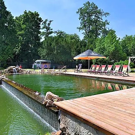 Chateau Garden Retreat 4* Loučeň